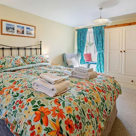 4 Bed In Padstow 75734 Holiday home *